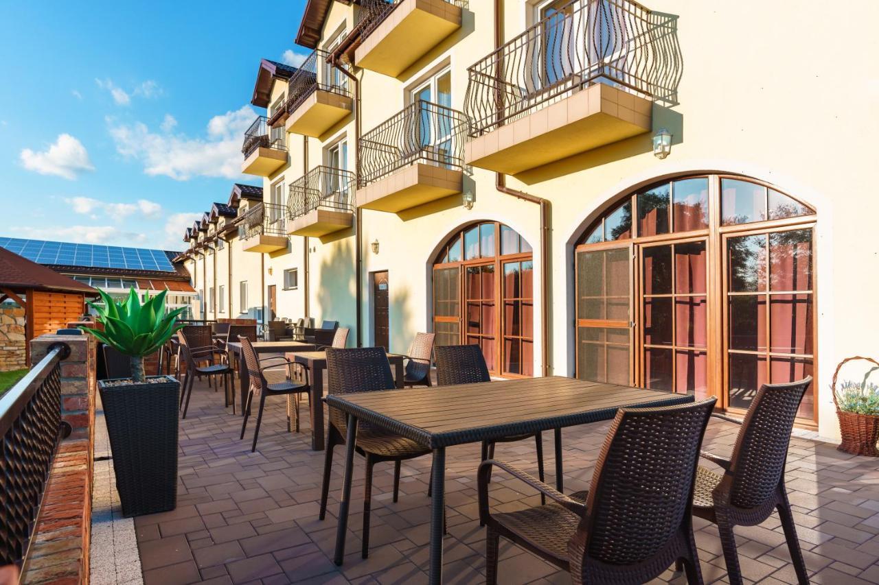 Dworek Nad Stawem & Laznia Piwna Ostrow Mazowiecka Ngoại thất bức ảnh