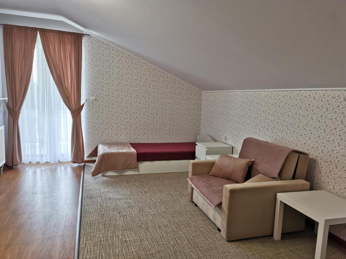 Dworek Nad Stawem & Laznia Piwna Ostrow Mazowiecka Ngoại thất bức ảnh