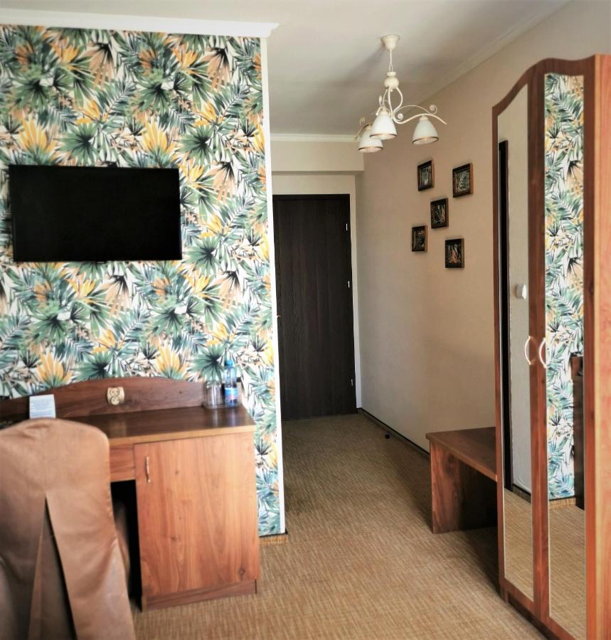 Dworek Nad Stawem & Laznia Piwna Ostrow Mazowiecka Ngoại thất bức ảnh