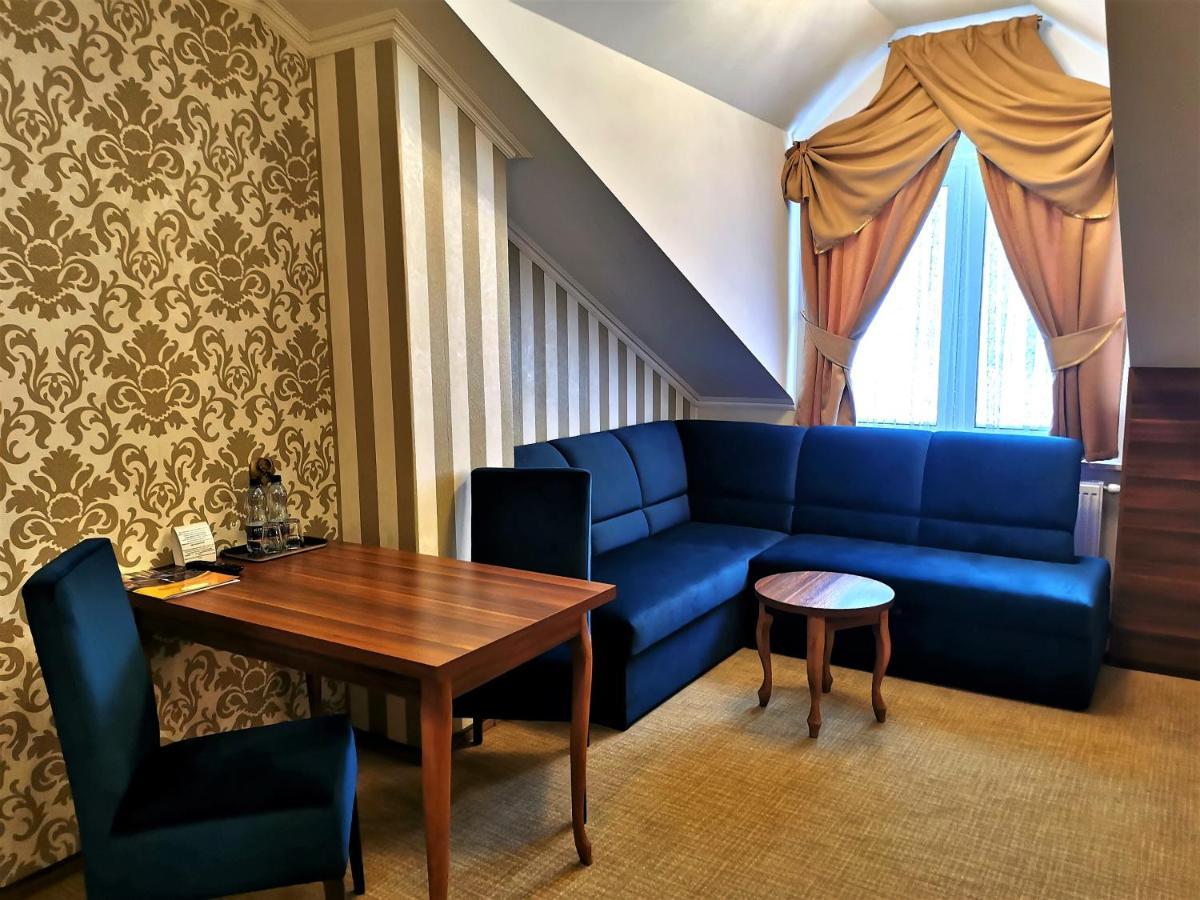 Dworek Nad Stawem & Laznia Piwna Ostrow Mazowiecka Ngoại thất bức ảnh