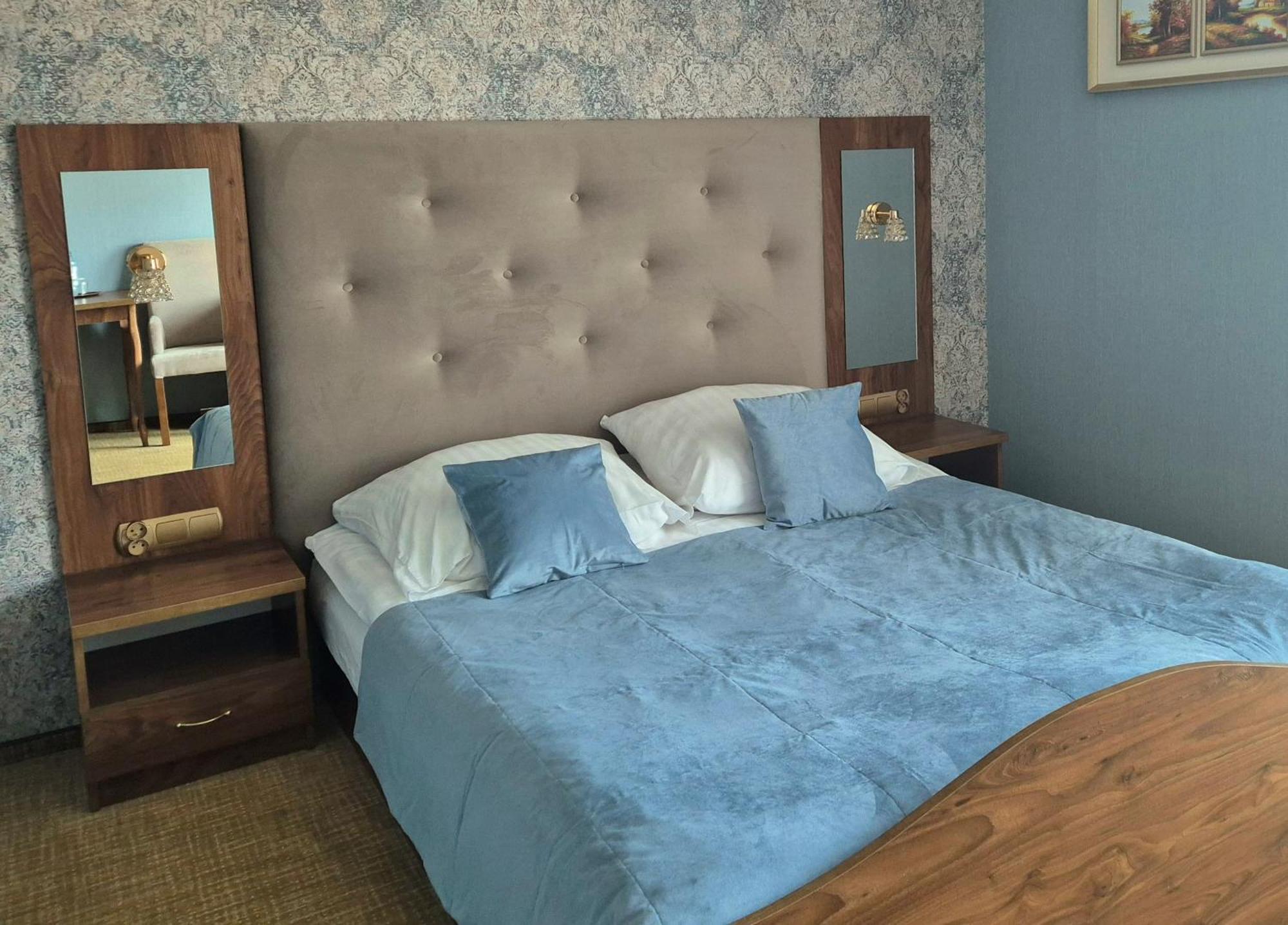 Dworek Nad Stawem & Laznia Piwna Ostrow Mazowiecka Ngoại thất bức ảnh