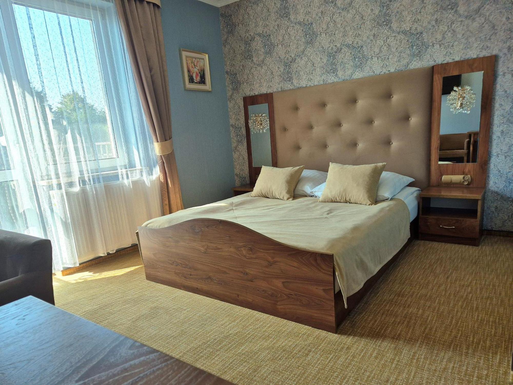 Dworek Nad Stawem & Laznia Piwna Ostrow Mazowiecka Ngoại thất bức ảnh